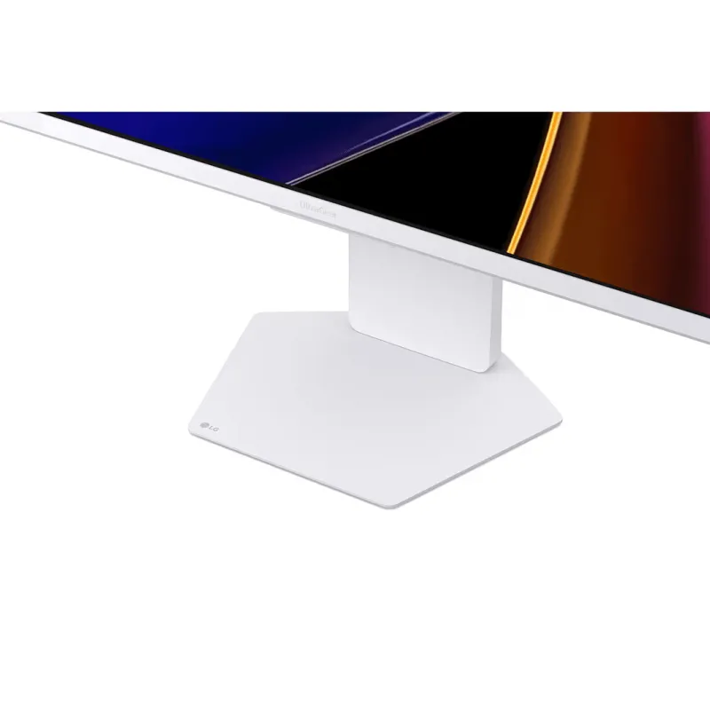 LG UltraGear 32G810SA-W 4K 144Hz IPS AI Smart Gaming Monitor